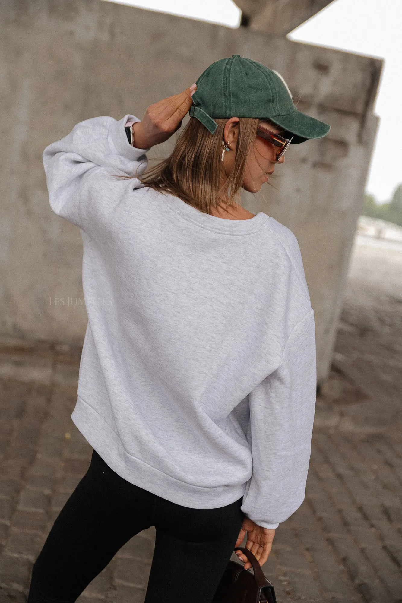 Faye V-neck sweater light grey