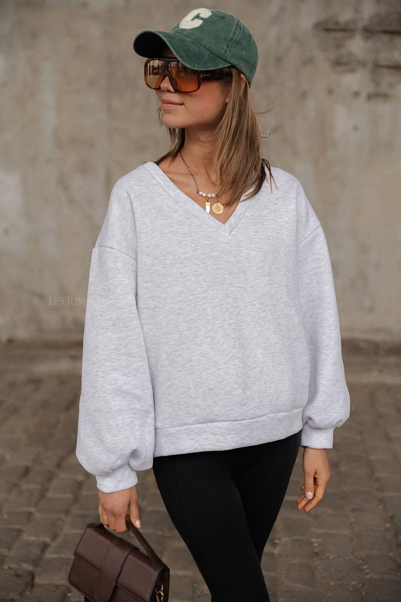 Faye V-neck sweater light grey